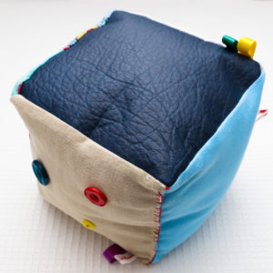 Cube d'éveil handmade