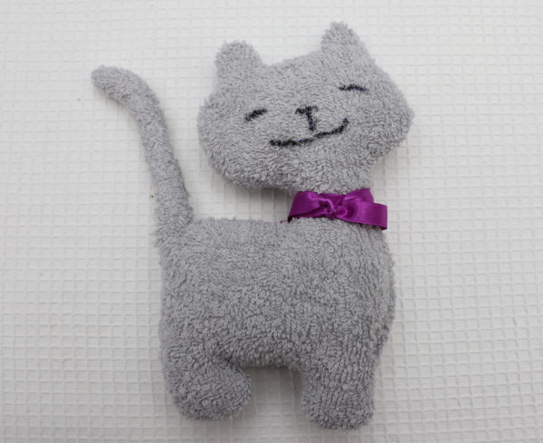 Doudou Chat heureux