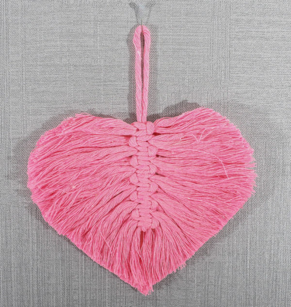 Suspension en macramé modèle "cœur"