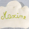 Coussin nuage cœurs colorés – Image 2